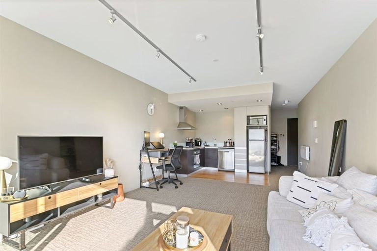 Photo of property in Revolucion Apartments, 405/28s Torrens Terrace, Mount Cook, Wellington, 6011