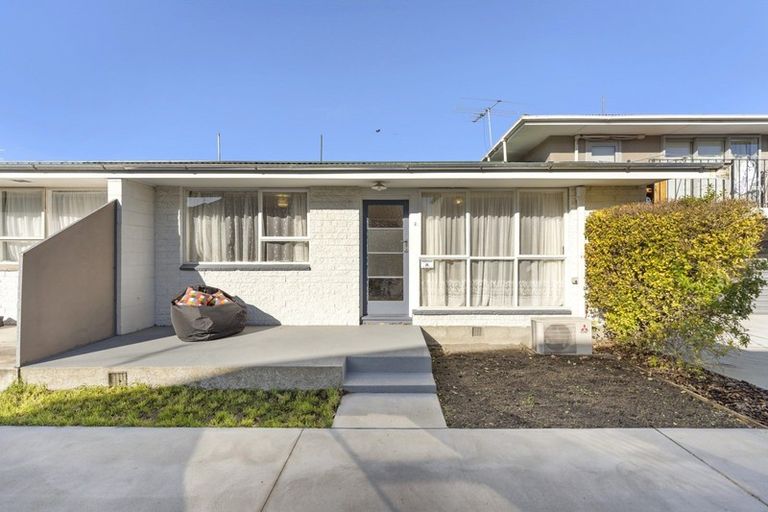 Photo of property in 2/32 Mona Vale Avenue, Riccarton, Christchurch, 8011