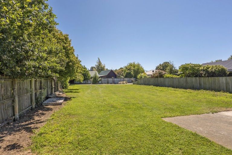 Photo of property in 13 Avoca Place, Darfield, 7510