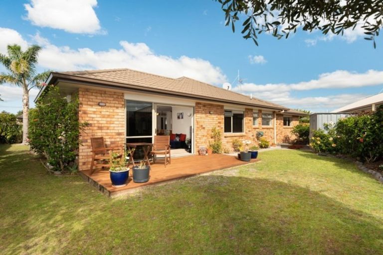 Photo of property in 6 Shaun Close, Papamoa Beach, Papamoa, 3118