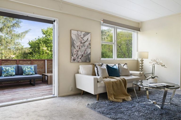 Photo of property in 42 West Lynn Road, Titirangi, Auckland, 0604