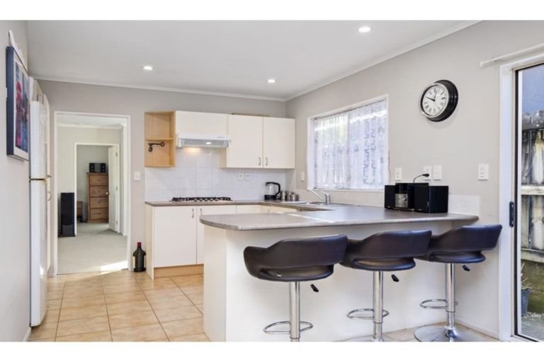 Photo of property in 11 Dawn Place, Waiuku, 2123