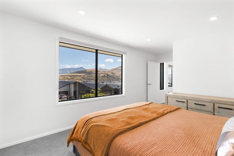 Photo of property in 31 Muster Road, Jacks Point, 9371