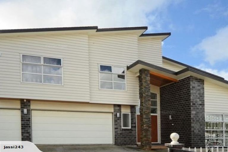Photo of property in 75 San Valentino Drive, Henderson, Auckland, 0612