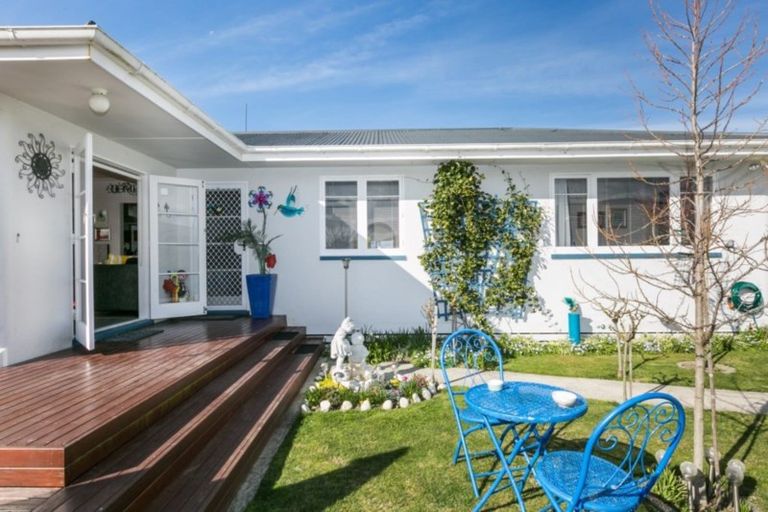 Photo of property in 9a Cornwall Road, Taradale, Napier, 4112