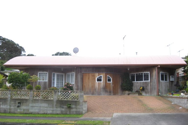 Photo of property in 8 Spencer Place, Merrilands, New Plymouth, 4312