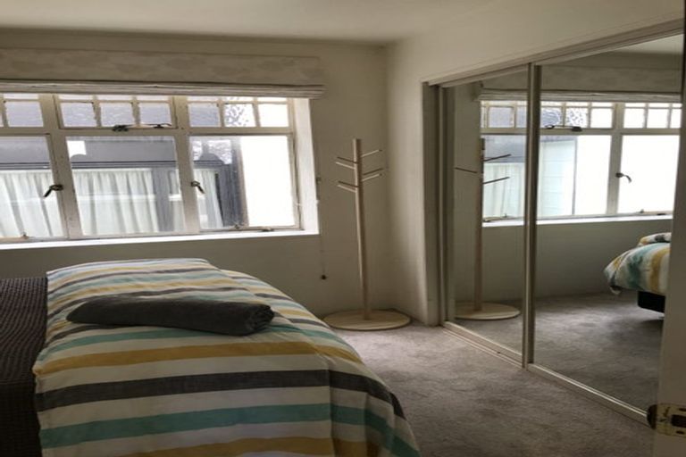 Photo of property in 4/154 Oriental Parade, Oriental Bay, Wellington, 6011