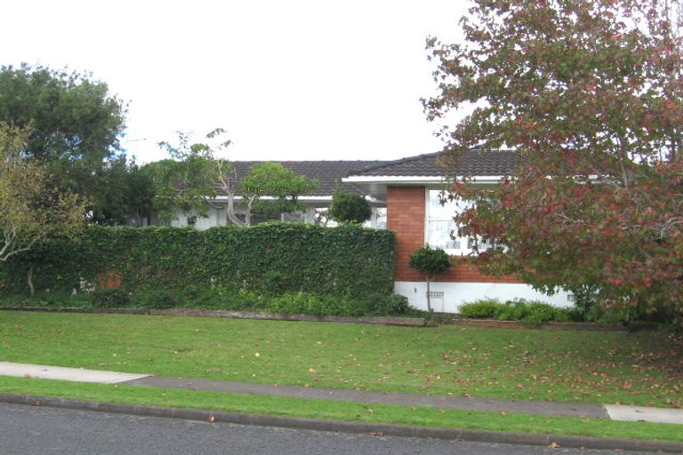 Photo of property in 20 Priestley Drive, Bucklands Beach, Auckland, 2014