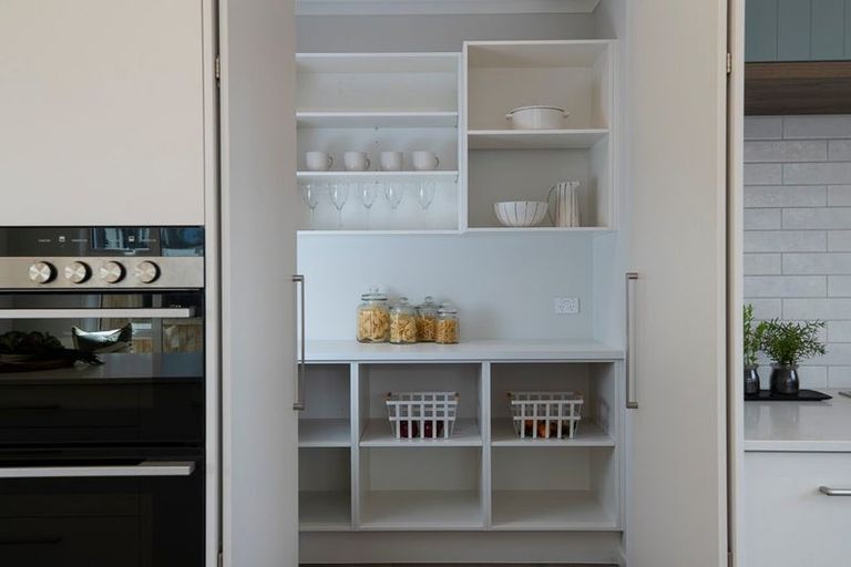 Photo of property in 32 Te Piriti Road, One Tree Point, 0118