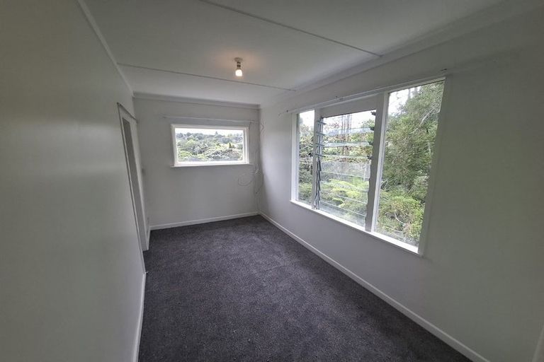 Photo of property in 41 Derwent Crescent, Titirangi, Auckland, 0604