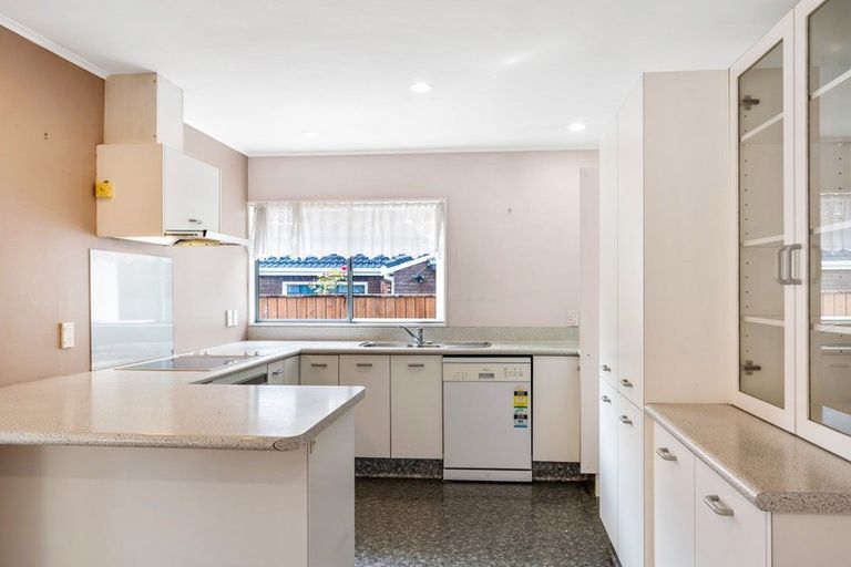 Photo of property in 10 Comeskey Grove, Elderslea, Upper Hutt, 5018