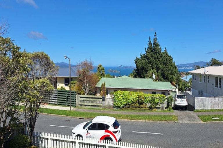 Photo of property in 17 Cypress Drive, Maungaraki, Lower Hutt, 5010