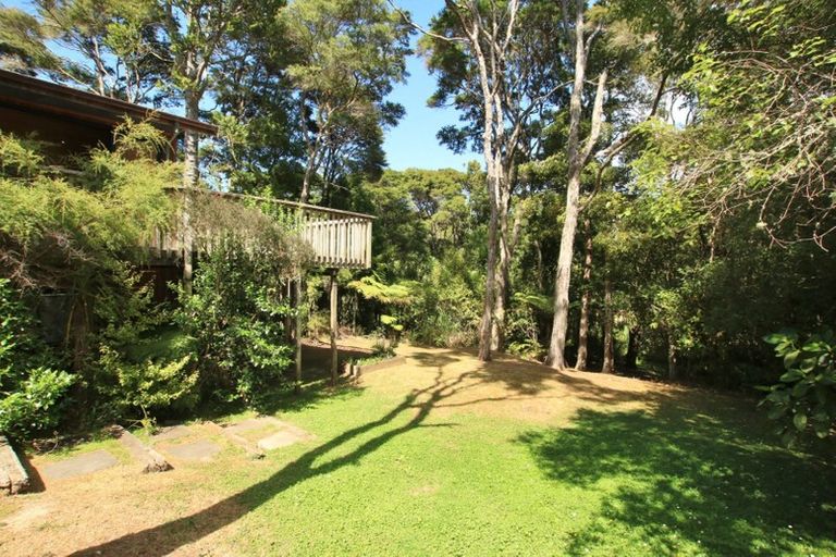 Photo of property in 53b Onedin Place, Titirangi, Auckland, 0604