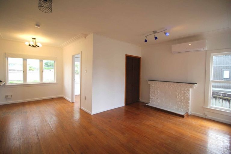 Photo of property in 4039 Great North Road, Glen Eden, Auckland, 0602