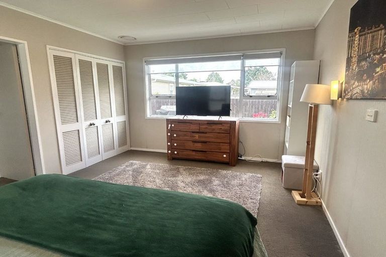 Photo of property in 18 Arawhata Road, Paraparaumu, 5032