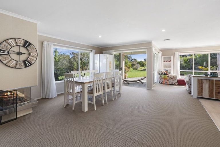 Photo of property in 15 Matheson Road, Red Beach, 0932