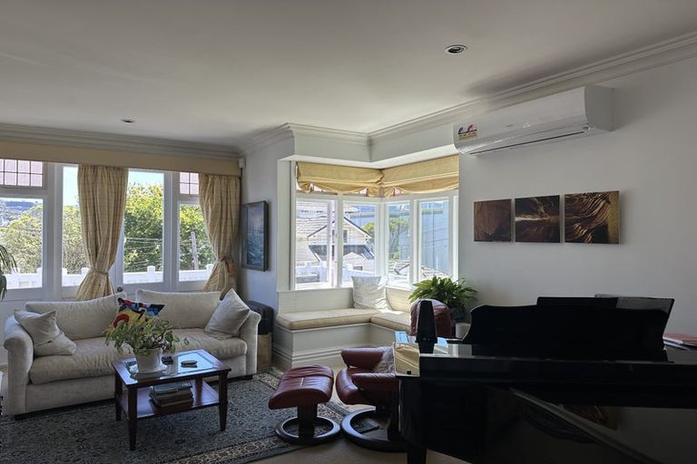Photo of property in 6 Hawker Street, Mount Victoria, Wellington, 6011