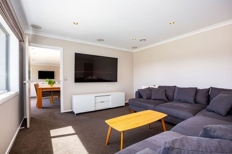 Photo of property in 17 Dusky Crescent, Aotea, Porirua, 5024