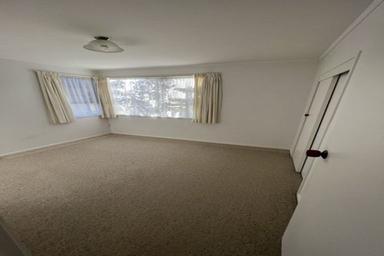 Photo of property in 27 Halberg Street, Glenfield, Auckland, 0629