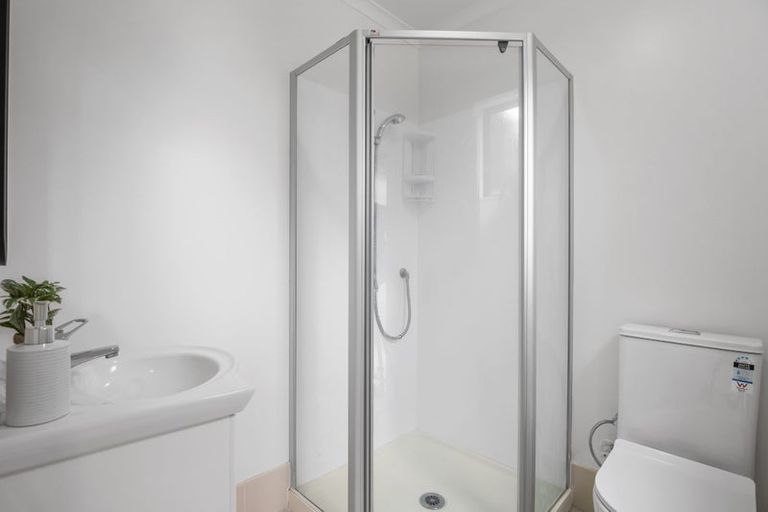 Photo of property in 32 Secoia Crescent, Mangere, Auckland, 2022