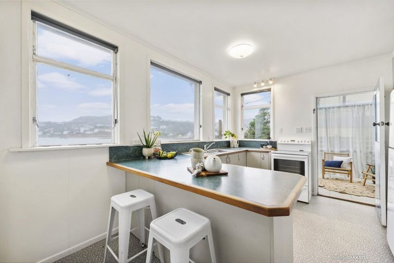 Photo of property in 218 The Esplanade, Island Bay, Wellington, 6023