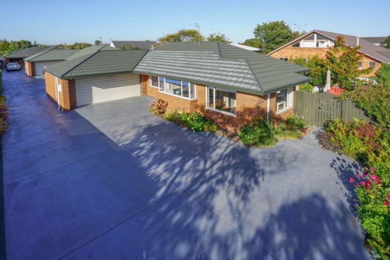 Photo of property in 4 Daniels Road, Redwood, Christchurch, 8051