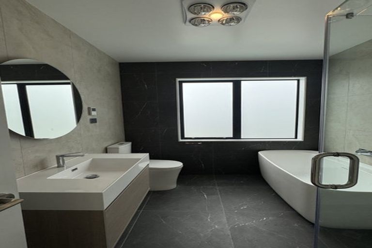 Photo of property in 13a Rock Isle Road, Torbay, Auckland, 0630