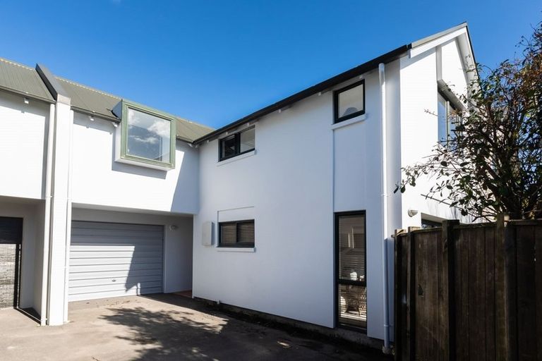 Photo of property in 2/54 Derby Street, St Albans, Christchurch, 8014