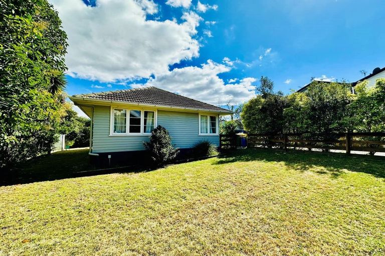 Photo of property in 108 Kervil Avenue, Te Atatu Peninsula, Auckland, 0610