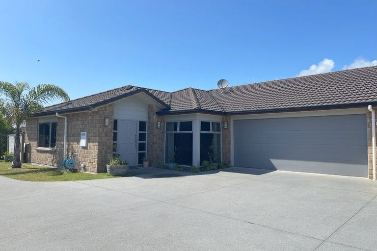 Photo of property in 6 Sophies Way, Papamoa Beach, Papamoa, 3118