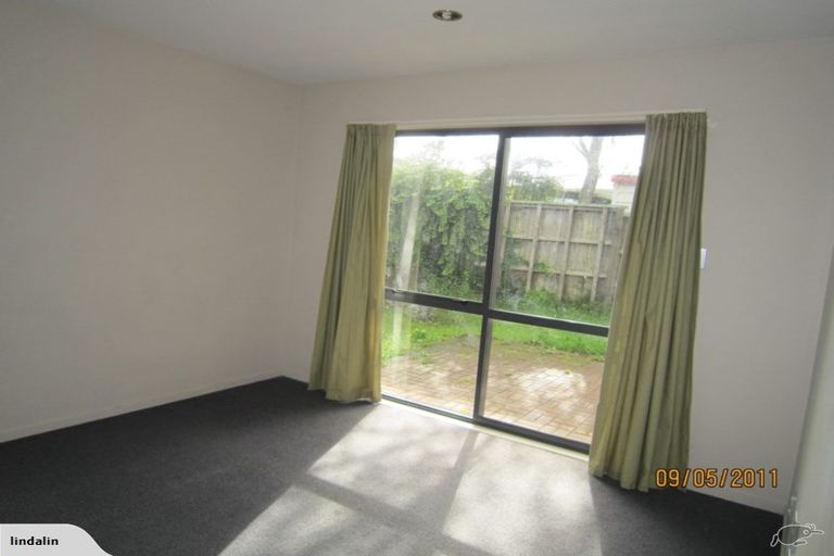 Photo of property in 27a Don Buck Road, Massey, Auckland, 0614