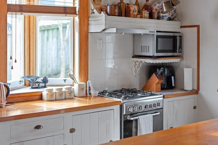 Photo of property in 23a Shakespear Road, Army Bay, Whangaparaoa, 0930