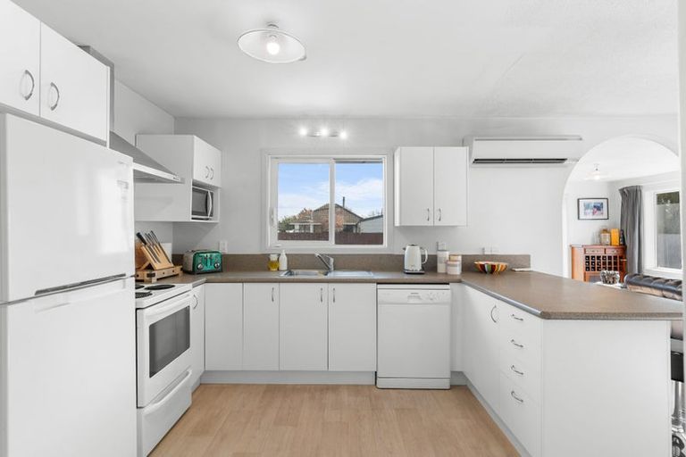 Photo of property in 33 Wilton Crescent, Bishopdale, Christchurch, 8053