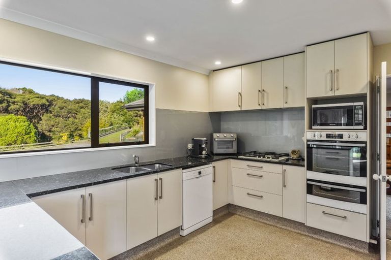 Photo of property in 8 Jacks Bush Road, Waikanae, 5391