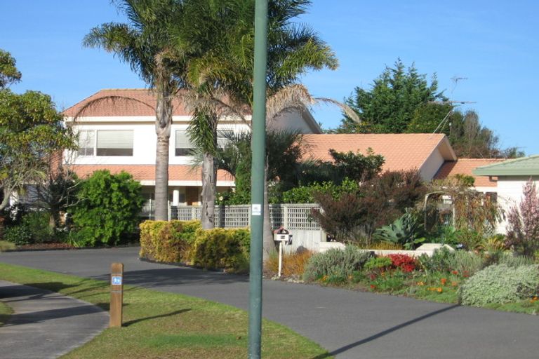 Photo of property in 24 Lakeside Drive, Orewa, 0931