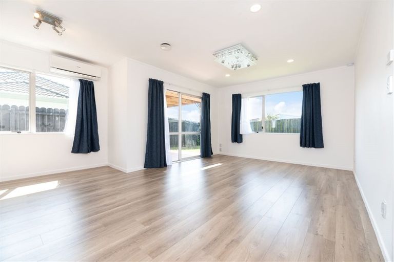 Photo of property in 87 Pooks Road, Ranui, Auckland, 0612