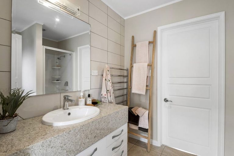 Photo of property in 3/15 Saltburn Road, Milford, Auckland, 0620