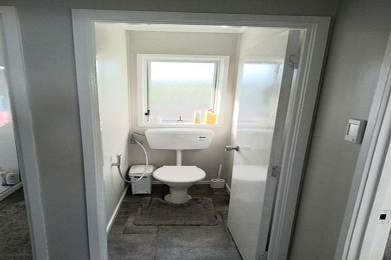 Photo of property in 2/25 Tanoa Place, Glendene, Auckland, 0602