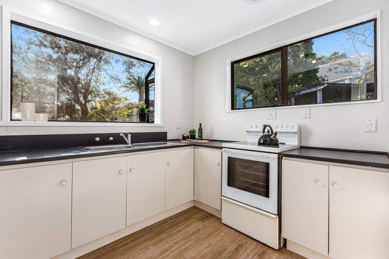 Photo of property in 11 Cleat Street, Whitby, Porirua, 5024