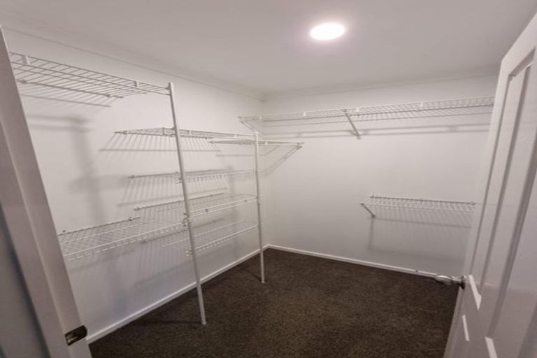 Photo of property in 55 Newbliss Crescent, East Tamaki Heights, Auckland, 2016