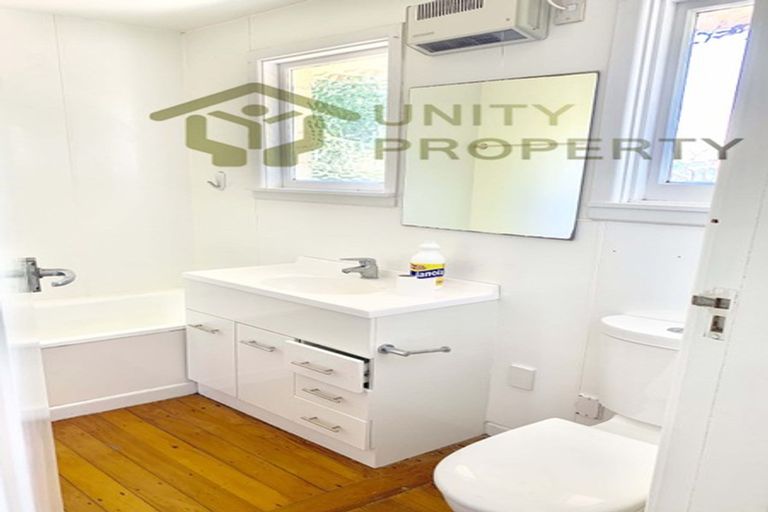 Photo of property in 12 Delph Street, Avonhead, Christchurch, 8042