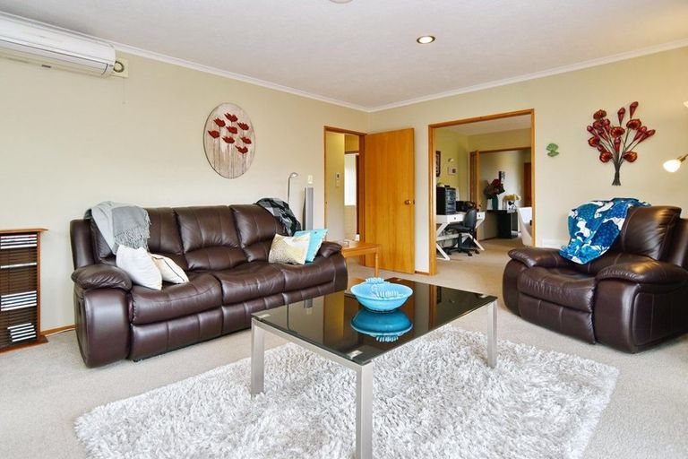 Photo of property in 2/2 Kintyre Drive, Broomfield, Christchurch, 8042