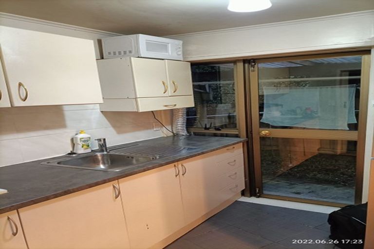 Photo of property in 3 Sunset Road, Totara Vale, Auckland, 0632