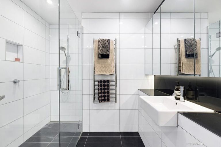 Photo of property in 905/1u Market Lane, Wellington Central, Wellington, 6011
