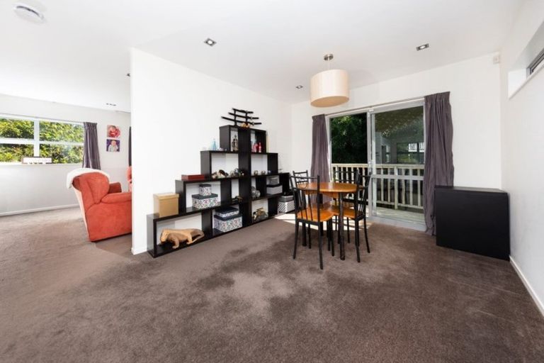 Photo of property in 2/49 Lysander Crescent, Beach Haven, Auckland, 0626