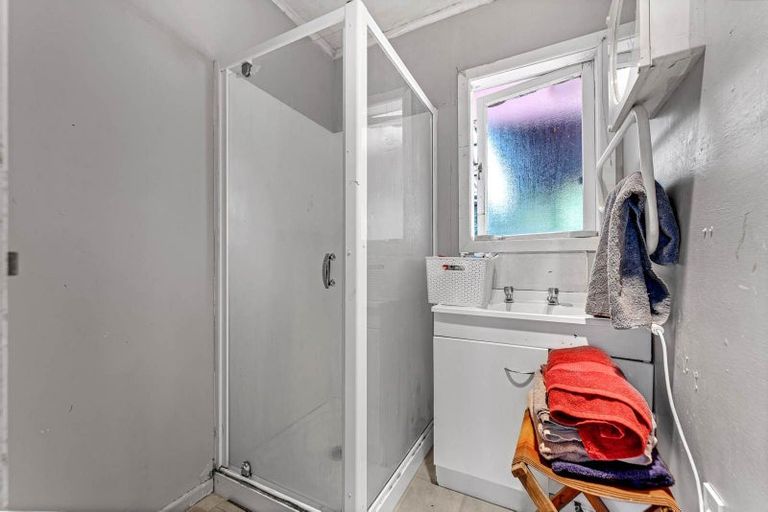 Photo of property in 87 Smythe Road, Henderson, Auckland, 0612