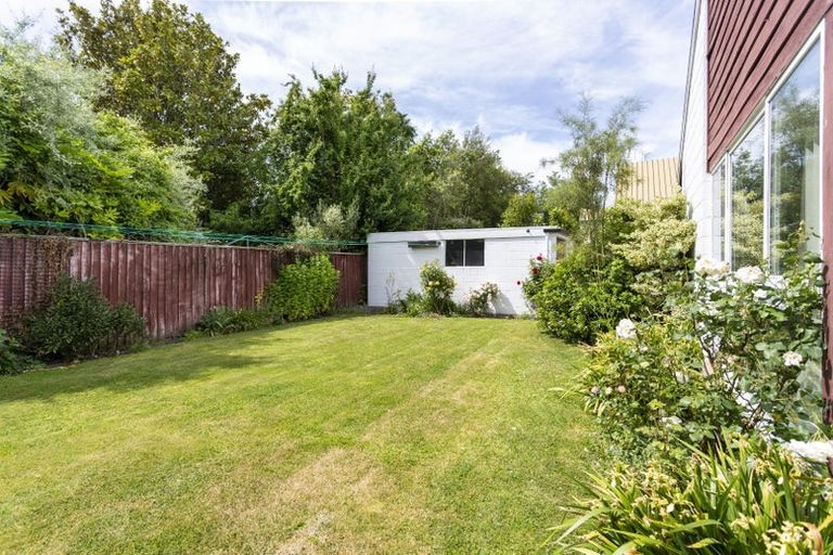 Photo of property in 8 Ashfield Place, Ilam, Christchurch, 8041