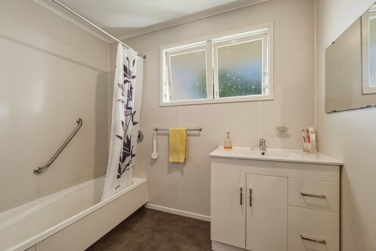Photo of property in 18 Alison Street, Mangakakahi, Rotorua, 3015