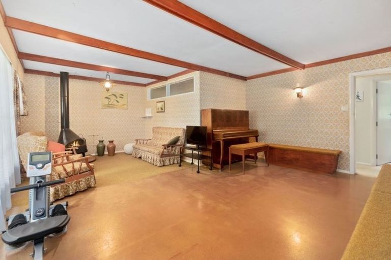 Photo of property in 58 Hine Road, Wainuiomata, Lower Hutt, 5014