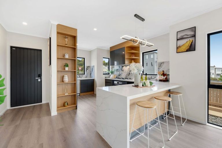 Photo of property in 2 Elevation Street, Flat Bush, Auckland, 2019